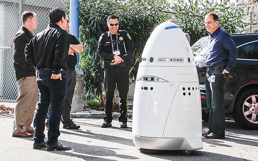 Soumrak lidské ochranky? Přicházejí robotičtí strážci s umělou inteligencí