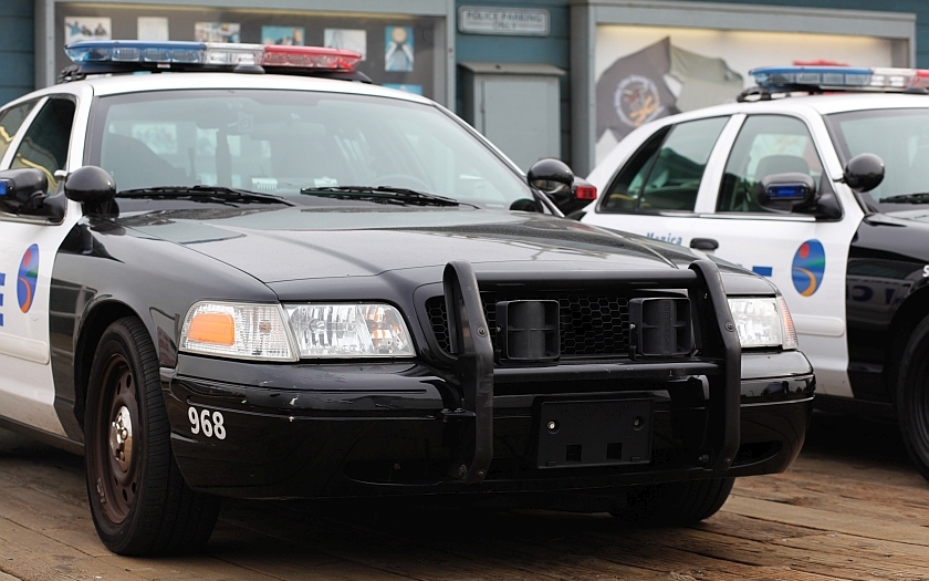 Nekompromisní zásah amerického policisty proti šílenému střelci