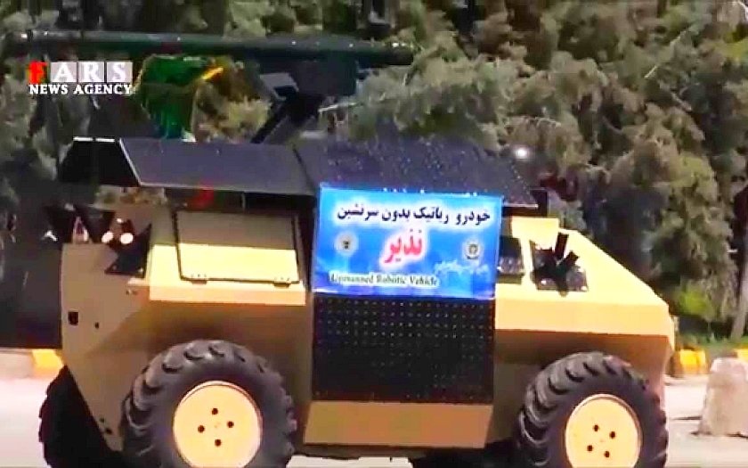 Íránský ozbrojený plně autonomní robot Nazeer