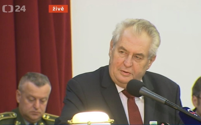 Migrační vlna a terorismus spolu souvisí, uvedl prezident Zeman