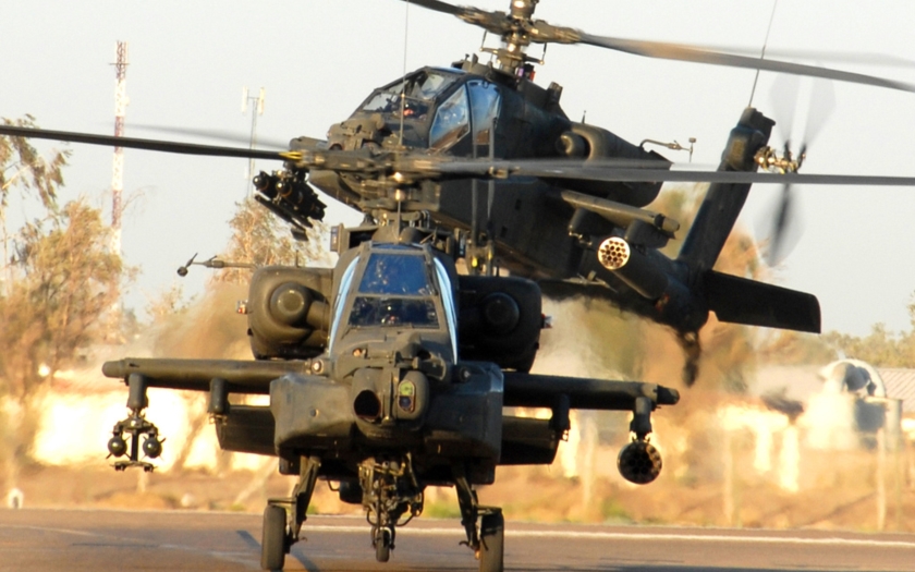 Dva piloti zahynuli během havárie helikoptéry AH-64D Apache