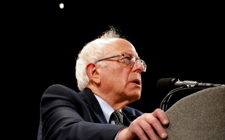 Trump neměl pravomoc použít rakety, je to hororová show, říká senátor Bernie Sanders