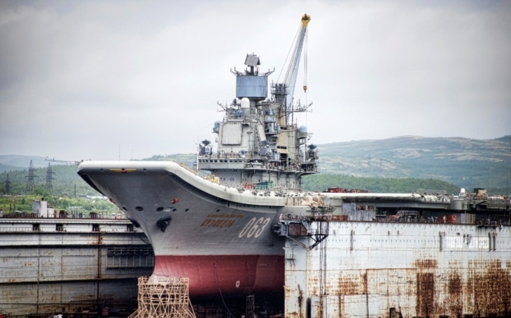 Škody na jediném ruském letadlovém křižníku Admiral Kuzněcov odhadnuty na 70 milionů rublů