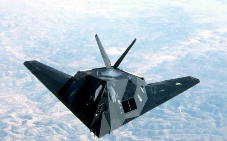 Debaty o reaktivaci F-117 Nighthawk jsou nejspíš jen nostalgickou iluzí. Oslnivý ,,stealth comeback” se zřejmě konat nebude