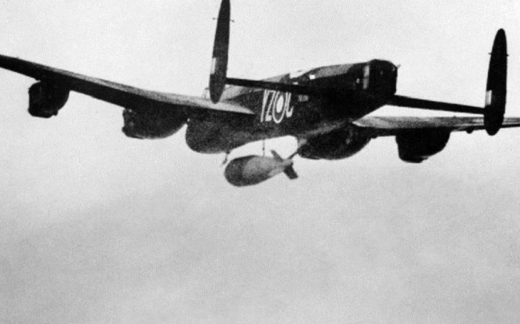 Video: Desetitunová bomba a útok na most v Arnsbergu v březnu 1945