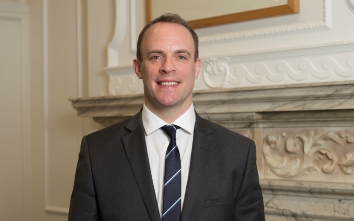 Britský ministr pro brexit Dominic Raab rezignoval
