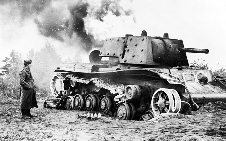 Vývoj operace Barbarossa: Mezi ztrátami Wehrmachtu a Rudé armády je zásadní rozdíl