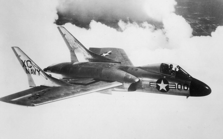 Americká stíhačka Vought F7U Cutlass byla pro své piloty smrtelným nebezpečím