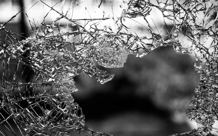 Policejní humoresky - Vyhození z okna nebývá zdraví prospěšné