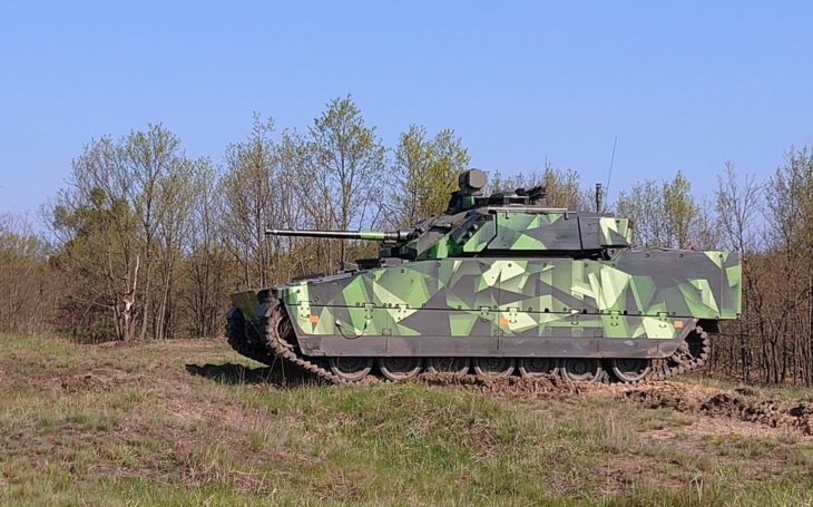 Týden v zaměřovači SM: Slovenská BVP, české nadzvukové letectvo a tanky na baterky