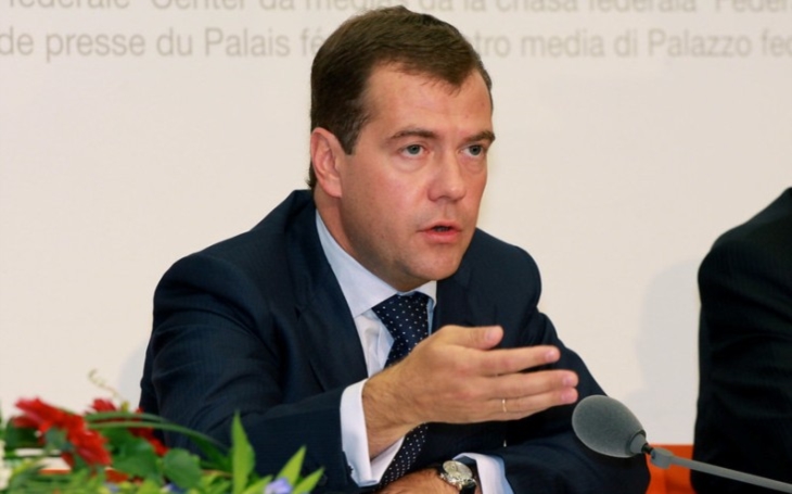 Medveděv: Rusko by bylo roztrháno na kusy bez převahy ve strategických jaderných zbraních. Vyrábíme „mírumilovné “ zbraně, dodal