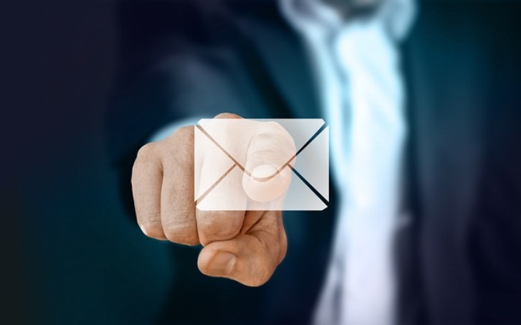 KOMENTÁŘ: Tak ten mail zašifruj, hlupáku!