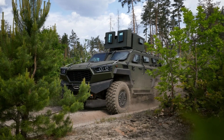 Nové ukrajinské MRAP Inguar-3 odolalo při testech útoku ruského dronu