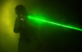 Poslanec Lank: Laserové zaměřovače na zbraních by měly být povoleny.