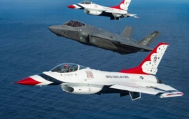 Video: F-16 skupiny Thunderbirds a F-35 v jedné formaci
