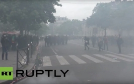 Ve Francii pokračují demonstrace. Odbory se připravují na generální stávku