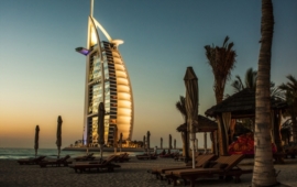 Britská charitativní organizace varuje turistky v Dubaji: ”Neoznamujte znásilnění saúdské policii!”