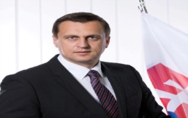 Predseda NR SR Andrej Danko bol povýšený na kapitána, opoziční poslanci ho vyzvali, aby sa vzdal svojej hodnosti