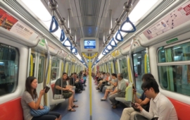 VIDEO: Upálím vás všechny, křičel muž v hongkongském metru. Nakonec zapálil sebe
