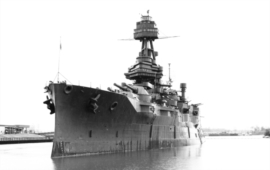 V pondělí se málem potopila americká bitevní loď USS Texas