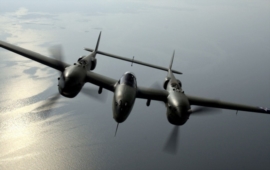 Stíhačka P-38 leteckého esa Richarda Bonga znovu v oblakoch