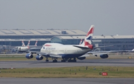 Videožurnál SM: Skandál na letišti. Na britském Heathrow se nechal zaměstnat člověk podezřelý z terorismu