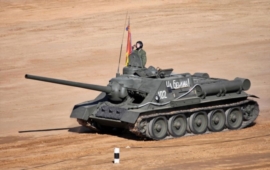 SU-100 - sovětský stíhač tanků, který byl lincenčně vyráběn i v Československu