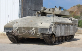 Obrněný transportér Namer (Leopard) kombinuje vlastnosti tanku Merkava a transportéru ...