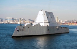 US Navy chce vylepšit pošramocenou pověst problematických plavidel. Hypersonické zbraně pro třídu Zumwalt