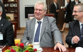 KOMENTÁŘ: Boj o Lipavského. Dá Ústavní soud razítko na posun k prezidentskému systému?