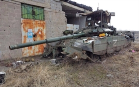 Proč ruská armáda ztrácí na Ukrajině tolik tanků? Podle Britů neumí správně využít reaktivní pancíř