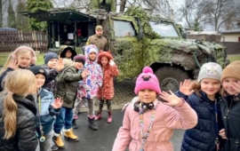 Vojáci vystřídali učitele za katedrou na Ústecku