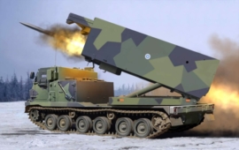 Ruská balistická raketa Iskander-M a první americký MLRS M270 na Ukrajině anihilován