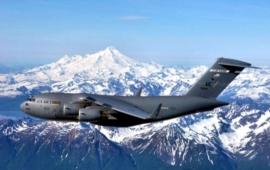 Ready Air Force One: Boeing C-17 Globemaster III přepraví prezidenta i s limuzínou